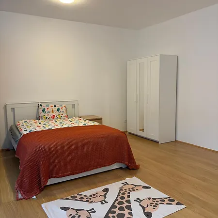A Bright Spacious & Convenient 2 Brm Townhouse Apartment Grossing (Liezen)