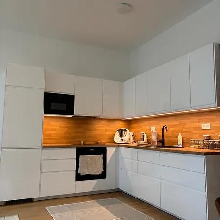 A Bright Spacious & Convenient 2 Brm Townhouse Grossing (Liezen)