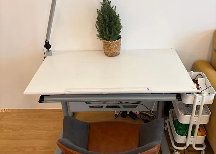 A Bright Spacious & Convenient 2 Brm Townhouse * Grossing (Liezen)